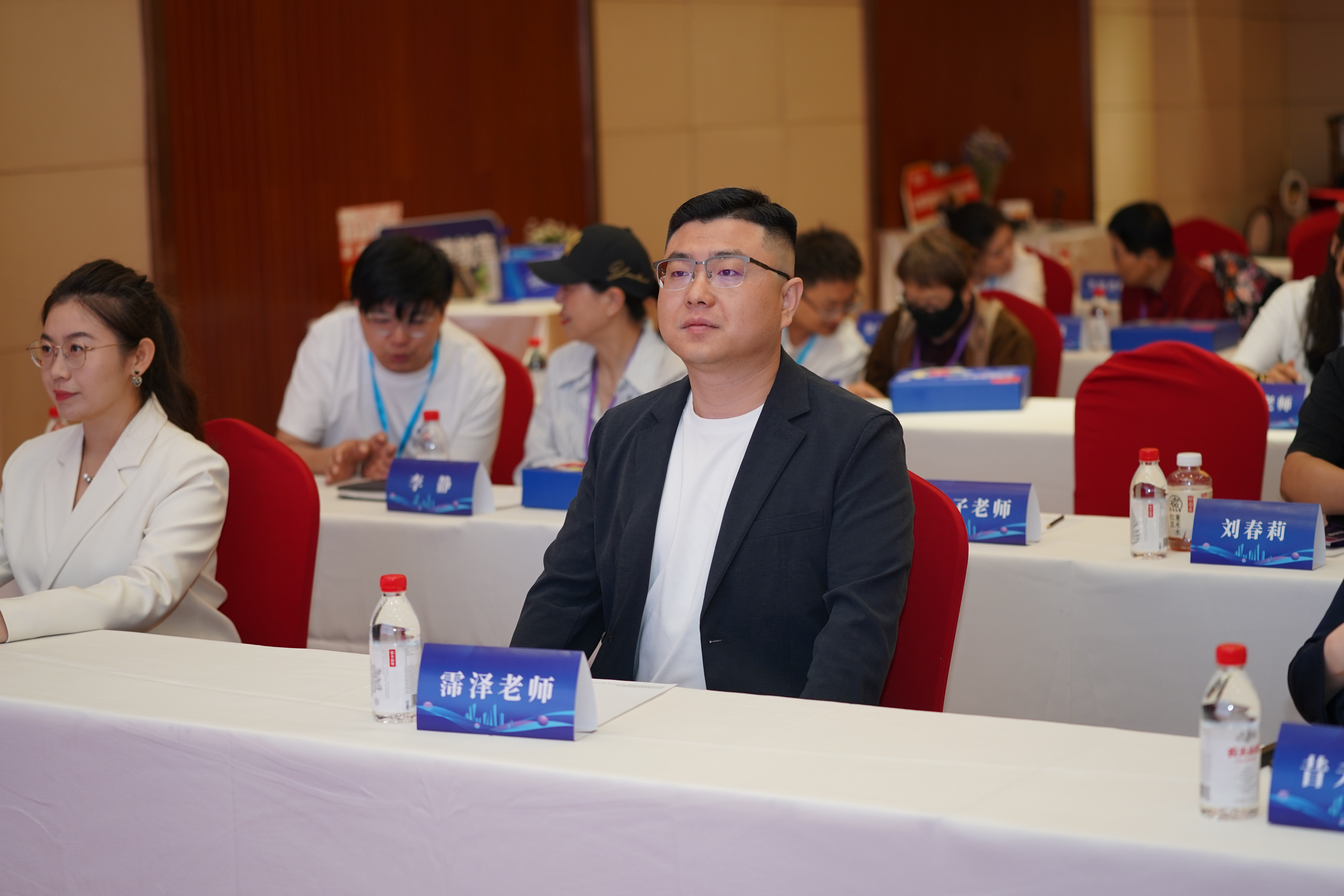 本猿AI数智化研修班：学员拥抱AI体验创作！